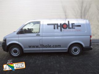 Auto belettering VW transporter T5 snijteksten.